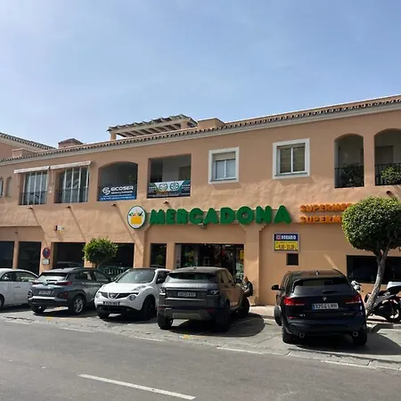 アパート Impeccable Large With Immense Terrace And Private Garden Overlooking The Mountain, Featuring 2 Bedrooms And Sleeping Up To 4 Guests Located 100 Meters From Plaza Maestranza