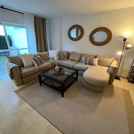 Impeccable Large With Immense Terrace And Private Garden Overlooking The Mountain, Featuring 2 Bedrooms And Sleeping Up To 4 Guests Located 100 Meters From Plaza Maestranza Μαρμπέλλα