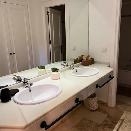 Διαμέρισμα Impeccable Large With Immense Terrace And Private Garden Overlooking The Mountain, Featuring 2 Bedrooms And Sleeping Up To 4 Guests Located 100 Meters From Plaza Maestranza Μαρμπέλλα
