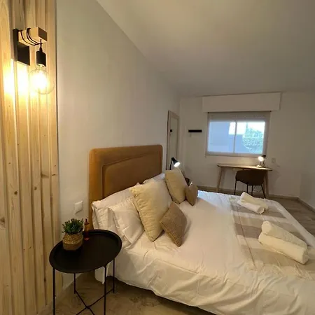 Διαμέρισμα Impeccable Large With Immense Terrace And Private Garden Overlooking The Mountain, Featuring 2 Bedrooms And Sleeping Up To 4 Guests Located 100 Meters From Plaza Maestranza