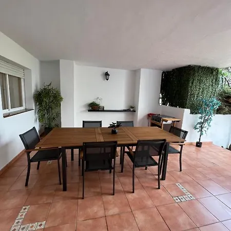 Impeccable Large With Immense Terrace And Private Garden Overlooking The Mountain, Featuring 2 Bedrooms And Sleeping Up To 4 Guests Located 100 Meters From Plaza Maestranza Διαμέρισμα Μαρμπέλλα