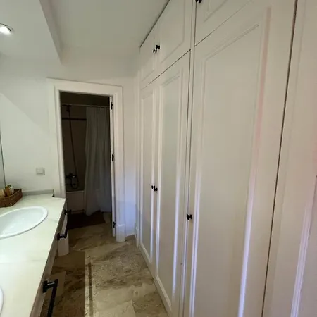 Διαμέρισμα Impeccable Large With Immense Terrace And Private Garden Overlooking The Mountain, Featuring 2 Bedrooms And Sleeping Up To 4 Guests Located 100 Meters From Plaza Maestranza *