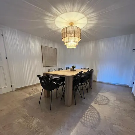 Impeccable Large With Immense Terrace And Private Garden Overlooking The Mountain, Featuring 2 Bedrooms And Sleeping Up To 4 Guests Located 100 Meters From Plaza Maestranza Διαμέρισμα *