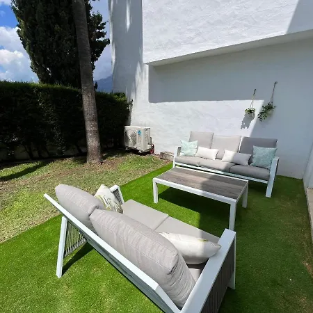Impeccable Large With Immense Terrace And Private Garden Overlooking The Mountain, Featuring 2 Bedrooms And Sleeping Up To 4 Guests Located 100 Meters From Plaza Maestranza Διαμέρισμα Μαρμπέλλα