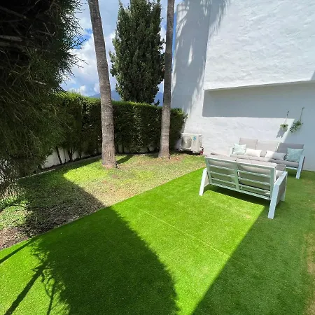 Impeccable Large With Immense Terrace And Private Garden Overlooking The Mountain, Featuring 2 Bedrooms And Sleeping Up To 4 Guests Located 100 Meters From Plaza Maestranza Διαμέρισμα *