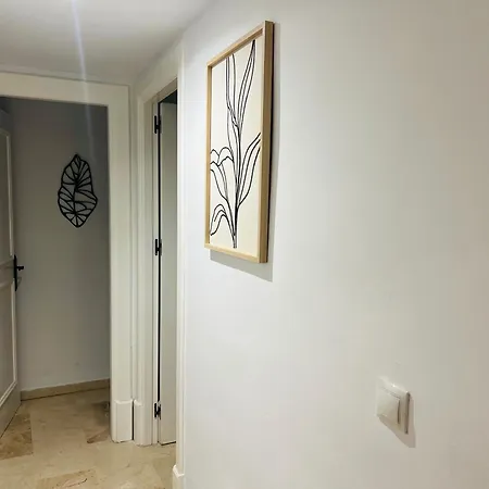 Impeccable Large With Immense Terrace And Private Garden Overlooking The Mountain, Featuring 2 Bedrooms And Sleeping Up To 4 Guests Located 100 Meters From Plaza Maestranza Διαμέρισμα