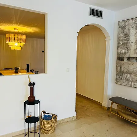 Impeccable Large With Immense Terrace And Private Garden Overlooking The Mountain, Featuring 2 Bedrooms And Sleeping Up To 4 Guests Located 100 Meters From Plaza Maestranza Μαρμπέλλα