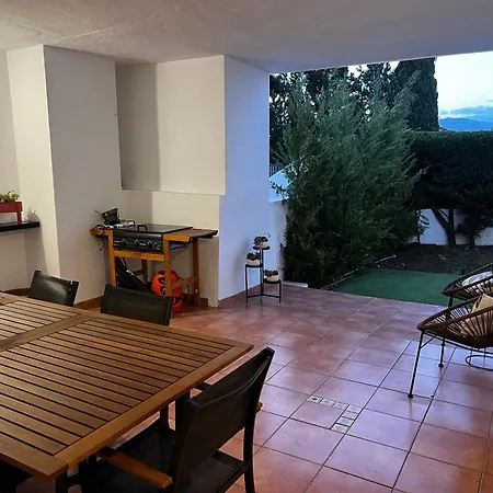 Διαμέρισμα Impeccable Large With Immense Terrace And Private Garden Overlooking The Mountain, Featuring 2 Bedrooms And Sleeping Up To 4 Guests Located 100 Meters From Plaza Maestranza Μαρμπέλλα