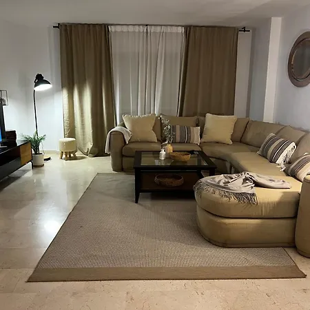 Impeccable Large With Immense Terrace And Private Garden Overlooking The Mountain, Featuring 2 Bedrooms And Sleeping Up To 4 Guests Located 100 Meters From Plaza Maestranza * Μαρμπέλλα