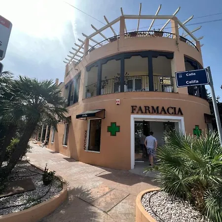 Apartmán Impeccable Large With Immense Terrace And Private Garden Overlooking The Mountain, Featuring 2 Bedrooms And Sleeping Up To 4 Guests Located 100 Meters From Plaza Maestranza *